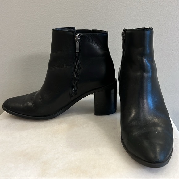 Franco Sarto Black Leather Booties - Picture 4 of 6